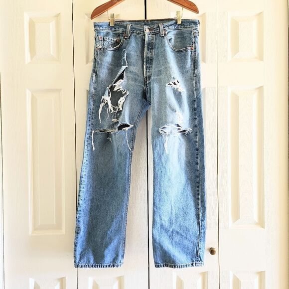 Levi's Vintage 501 Button Fly Distressed Genderless Jeans Tag:34x30 Actual:32x29 - Picture 1 of 9